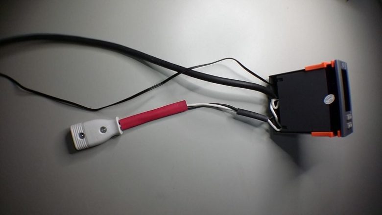 コンセントを付けました